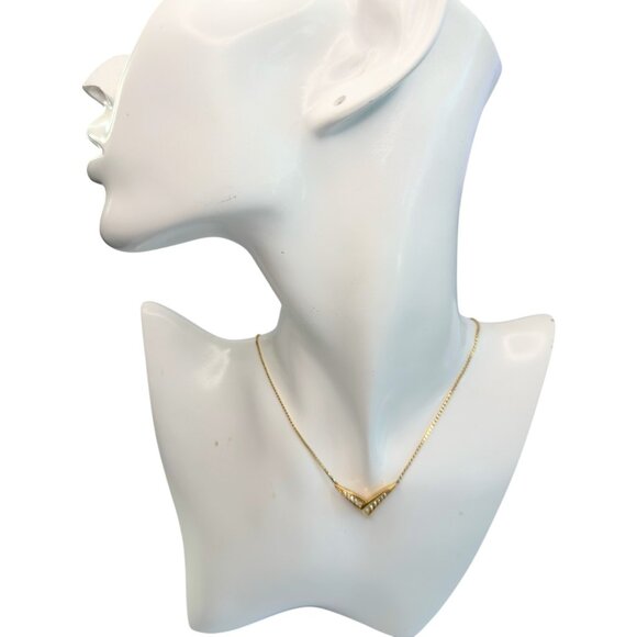 Christian Dior Thick "V" Necklace with Graduating Rhinstones - Goldplated - Picture 7 of 11